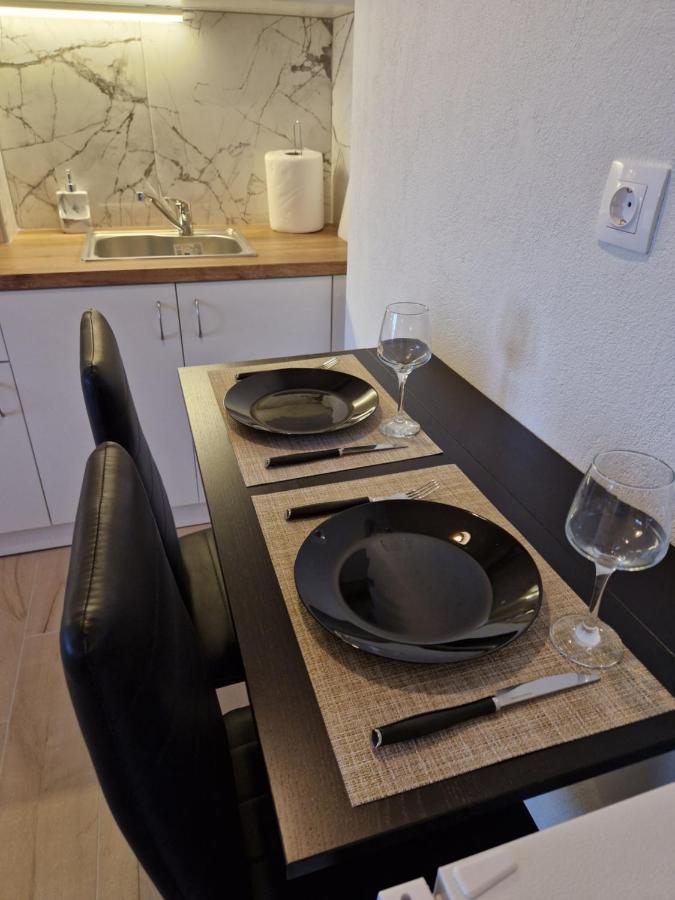Apartment Above Near The Airport *
